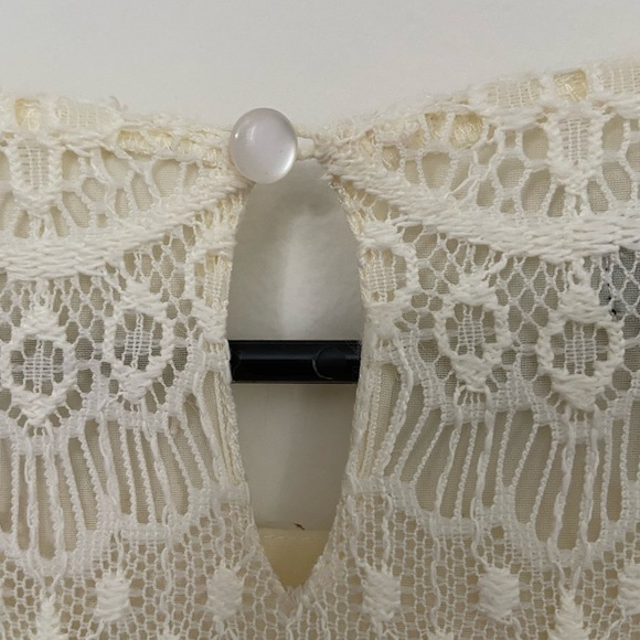 Alex + Alex Ivory Lace Shift Dress - Picture 6 of 7